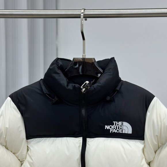 The North Face 1996 Retro Nuptse 700 Fill Packable Jacket - Picture 4 of 6